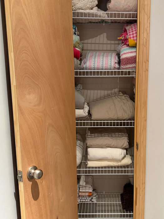 linen bedding towels sheets organization declutter