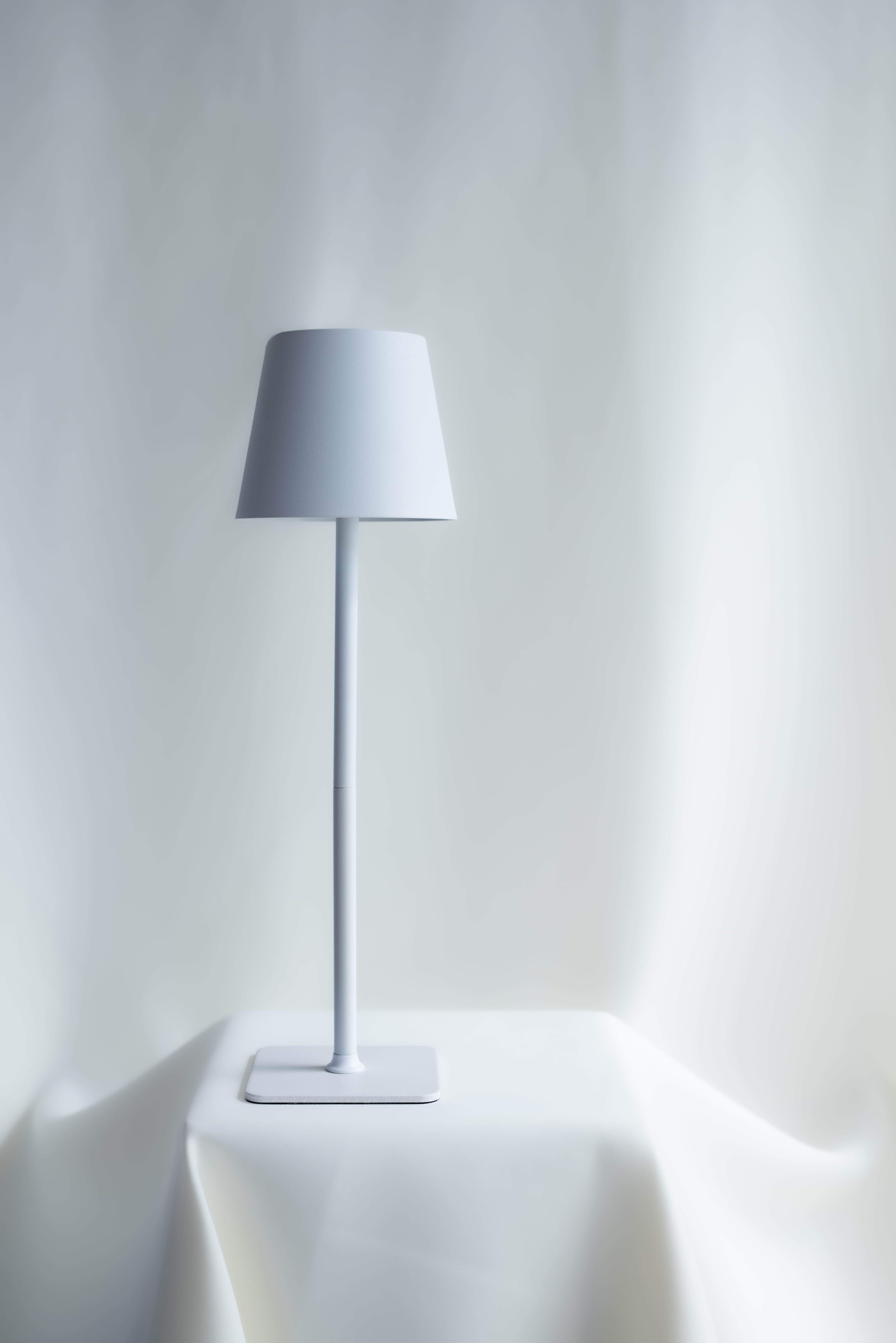White Cordless Touch-lamp