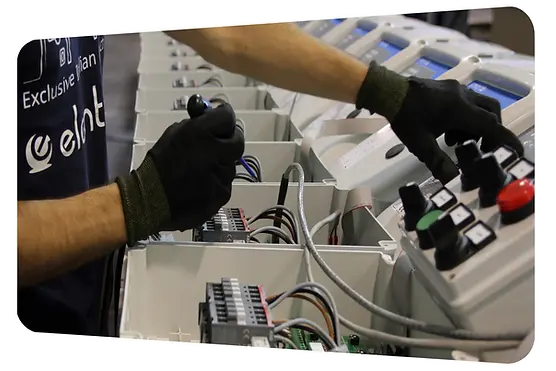 Montaż i testowanie elektrycznych szaf sterowniczych pomp Dewaterco