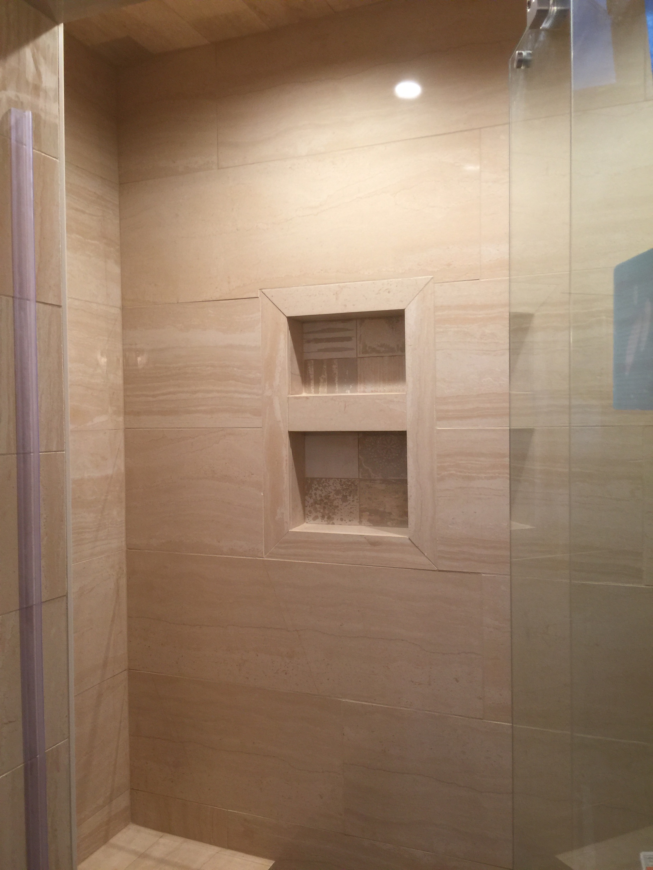 Glory Travertine Gloss