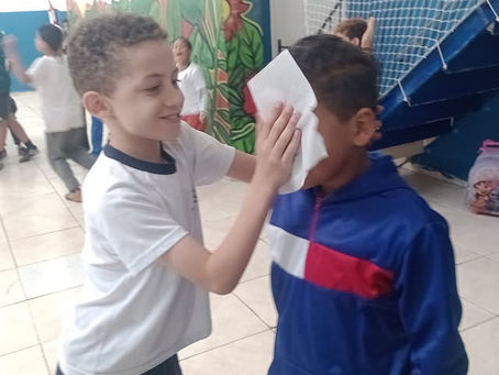 Aniversariantes e torta na cara! - CCA Madre Nazarena