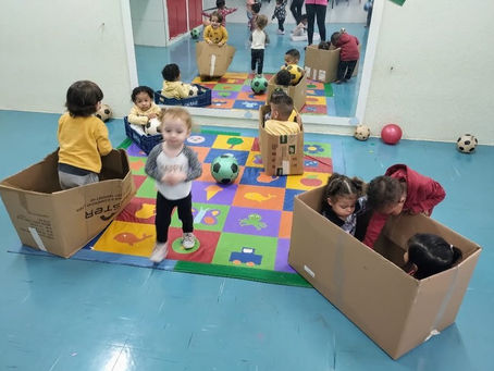 EXPLORAÇÃO DE MATERIAIS NÃO ESTRUTURADOS - CEI Aníbal Difrância.