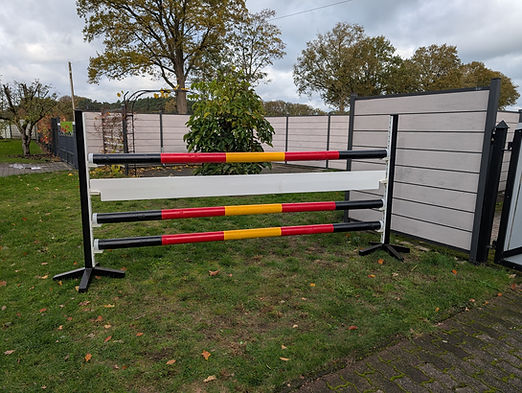 Steilsprung Deutschland mit Planke Weiß