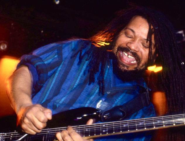 Bad Brains 12.10.93_001blute shirt black guitar 2.jpeg