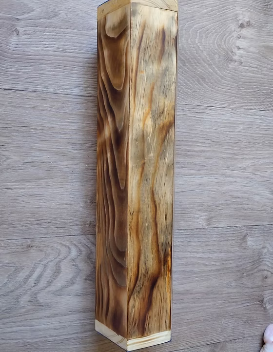 bois pour la sonothérapie posé au sol