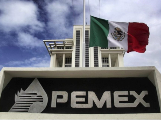 Hacienda asume deuda para salvar a Pemex.