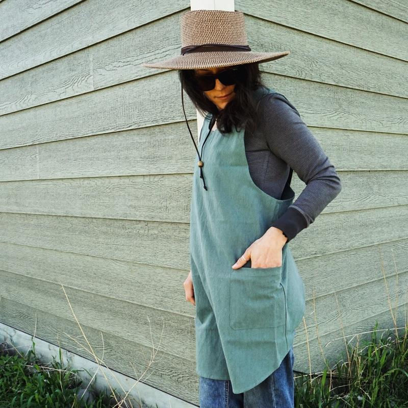 Thumbnail: Short Cross Back Apron