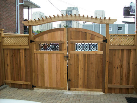 How to Improve Curb Appeal with the Right Fence