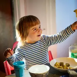 6 ways to help your children have a healthy relationship with food