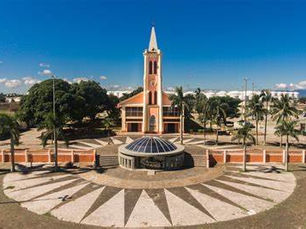 Bazar de roupas, calçados e acessórios fortalece atividades do Santuário do Rocio