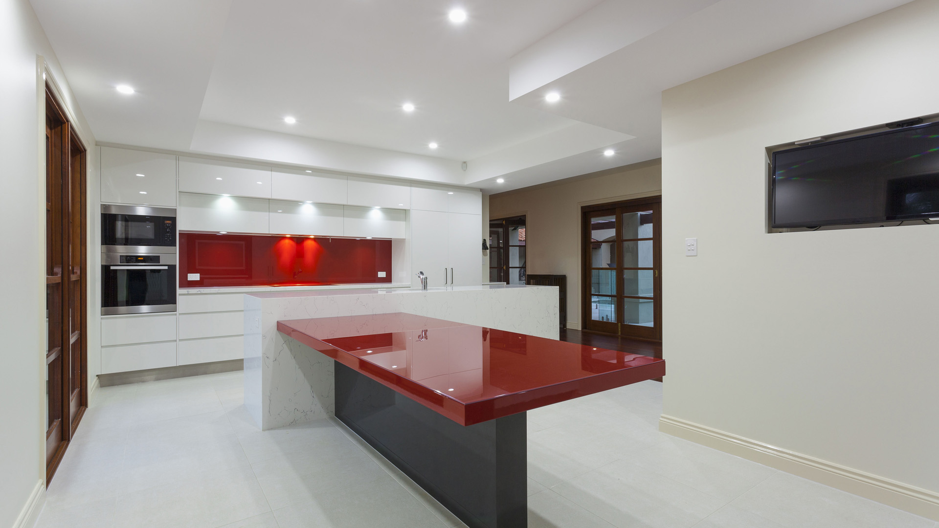 01_Glossy_White_Slab.jpg