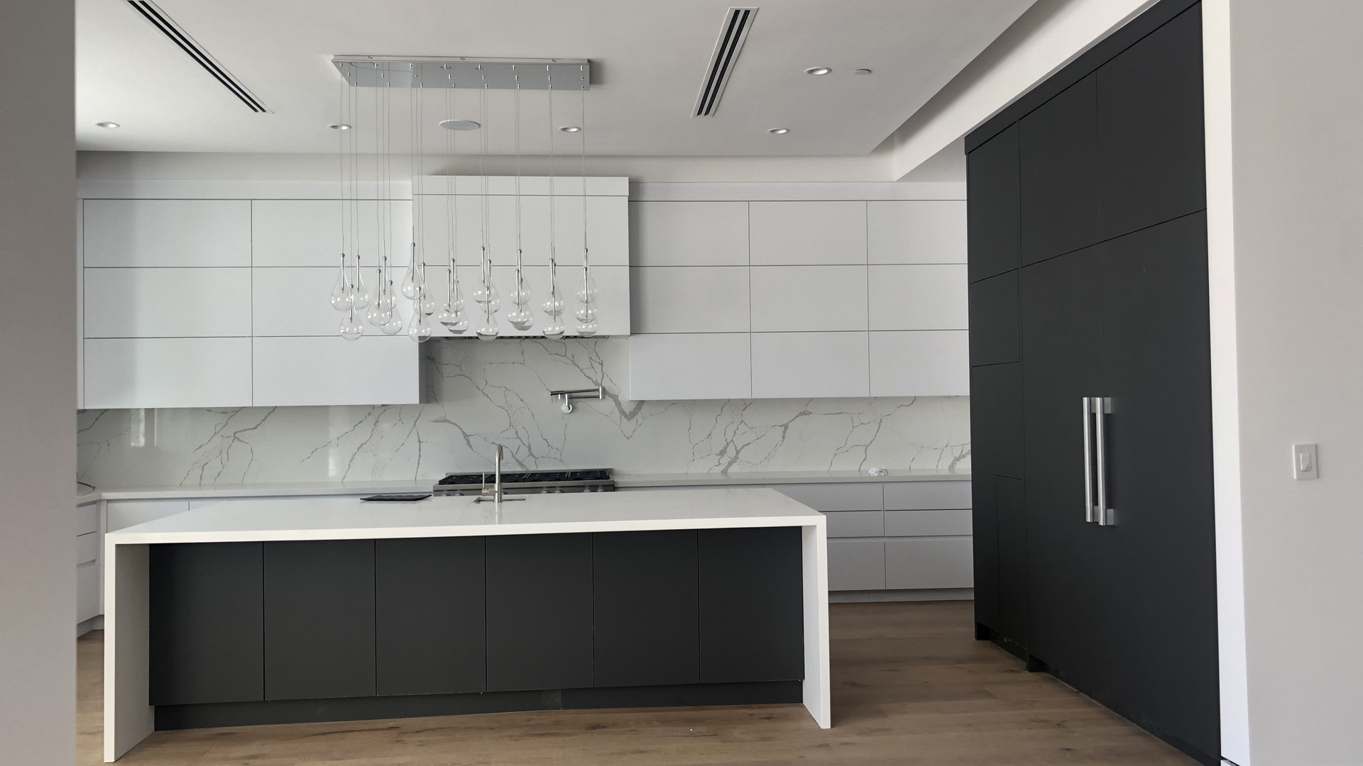 01_Glossy_White_Slab.jpg