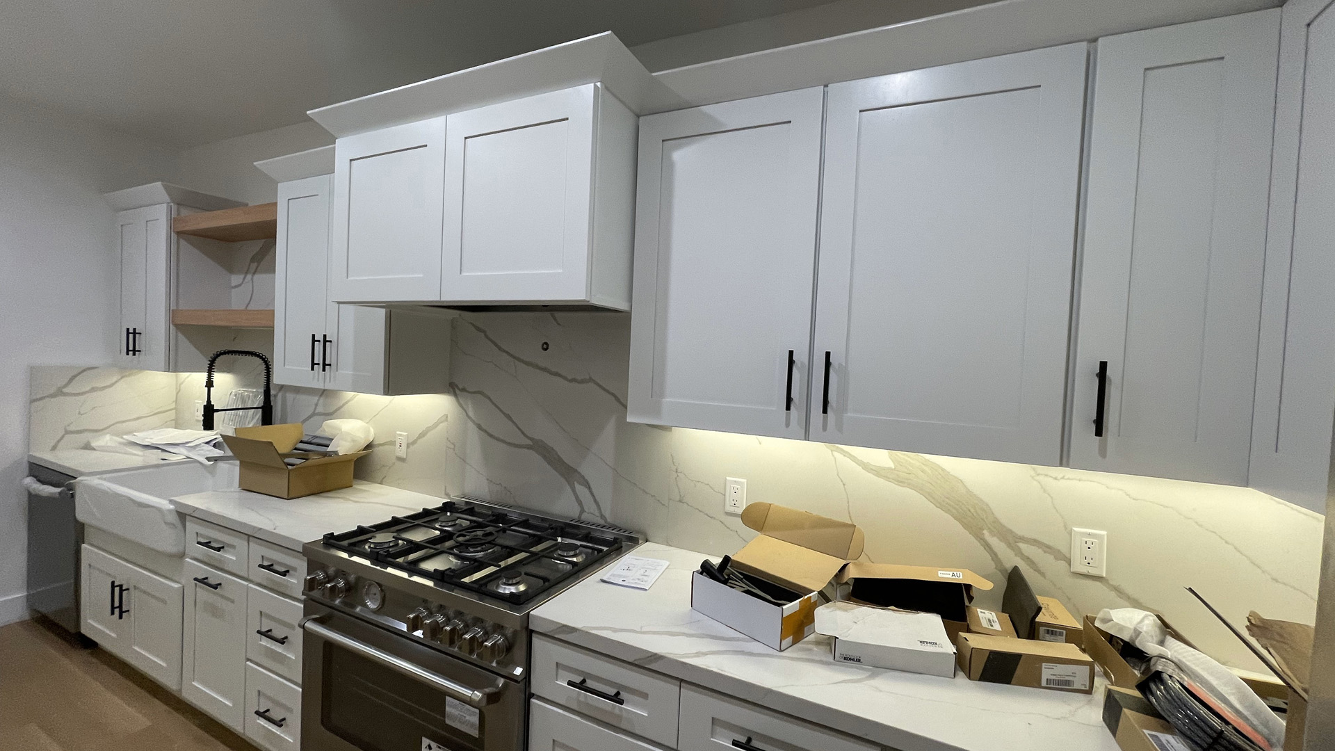 01_Glossy_White_Slab.jpg