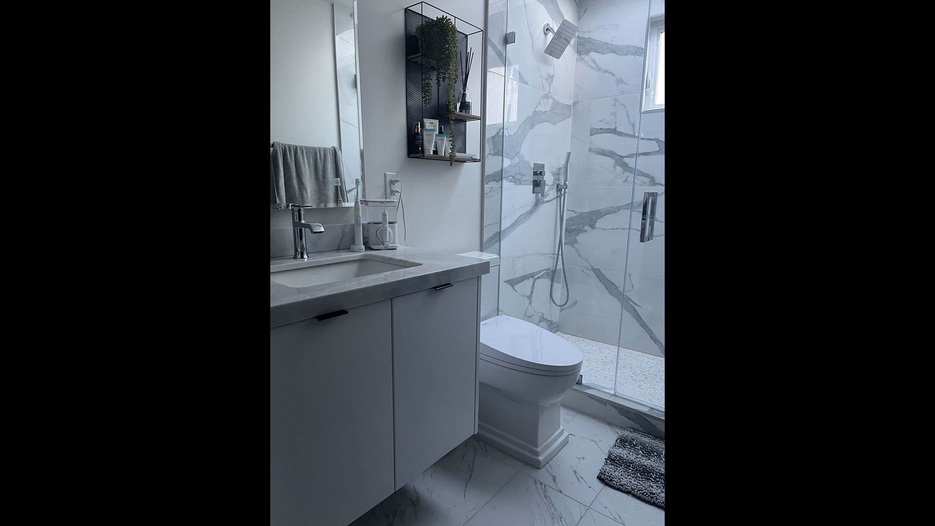 01_Glossy_White_Slab.jpg