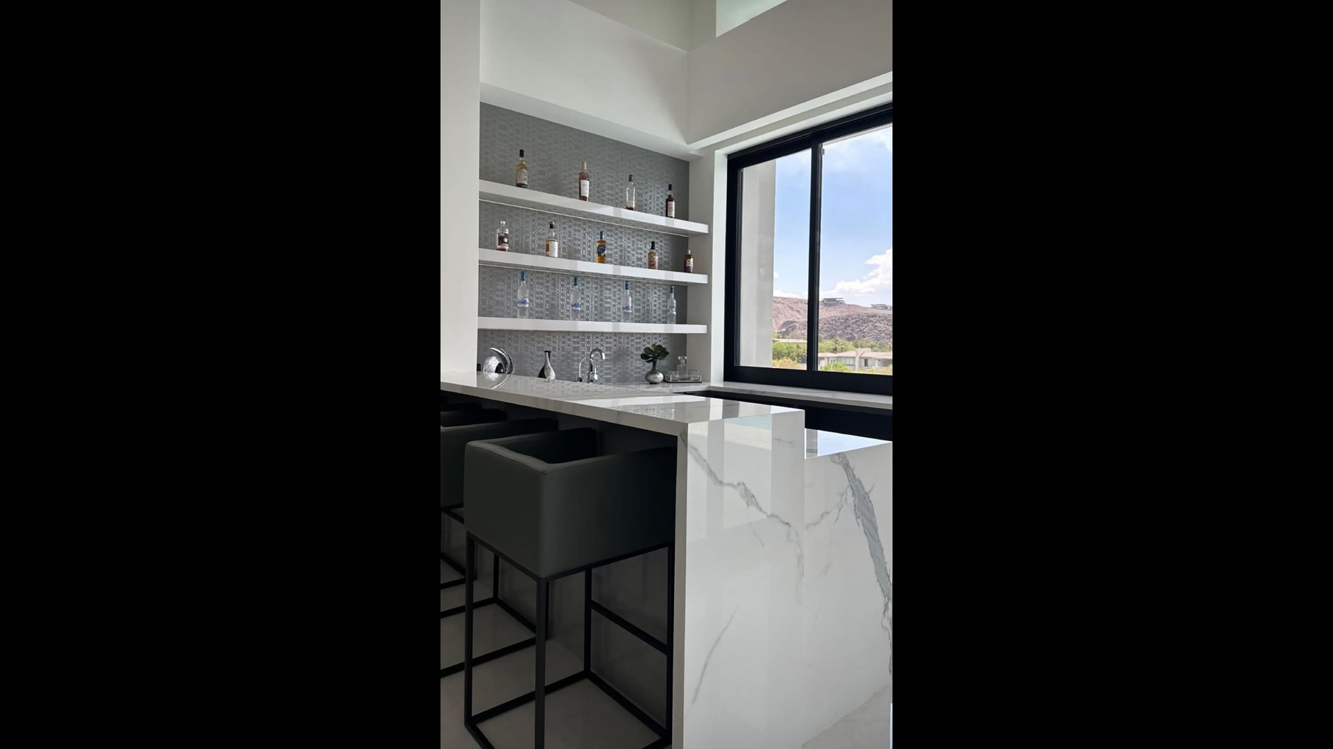 01_Glossy_White_Slab.jpg