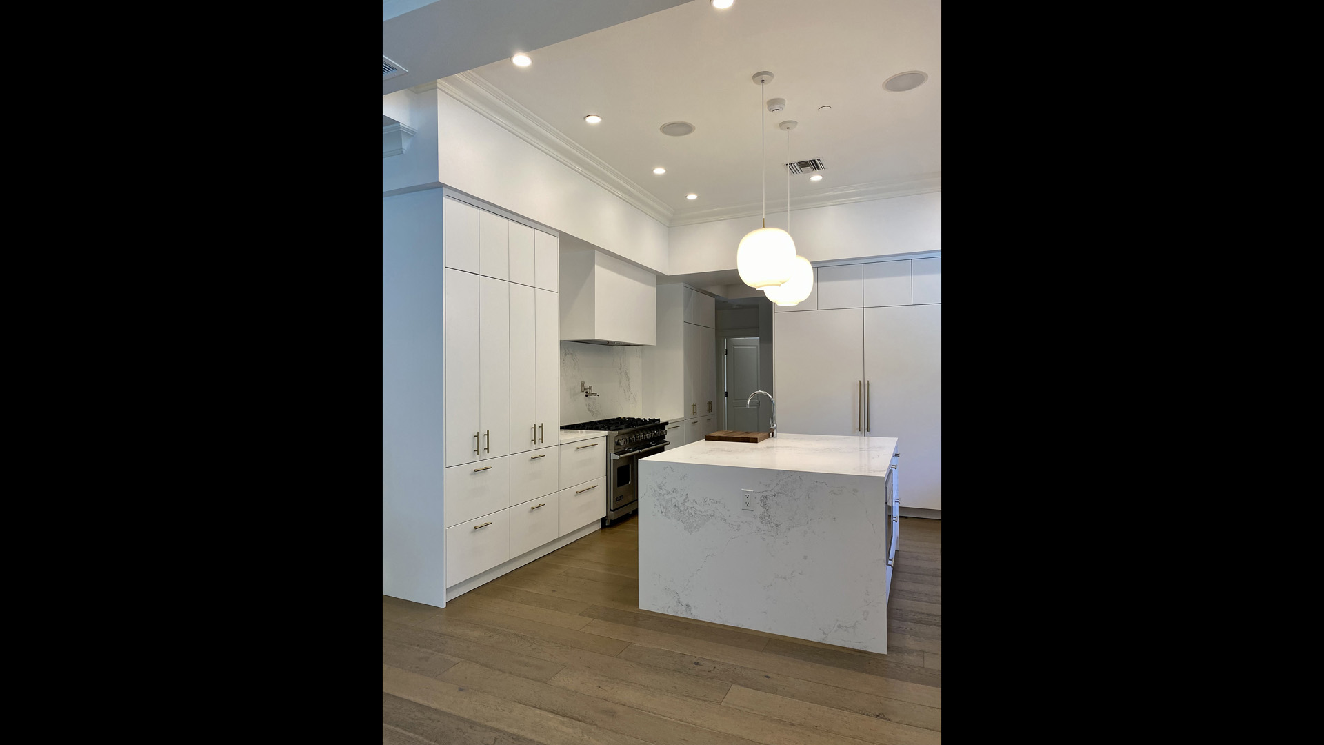 01_Glossy_White_Slab.jpg