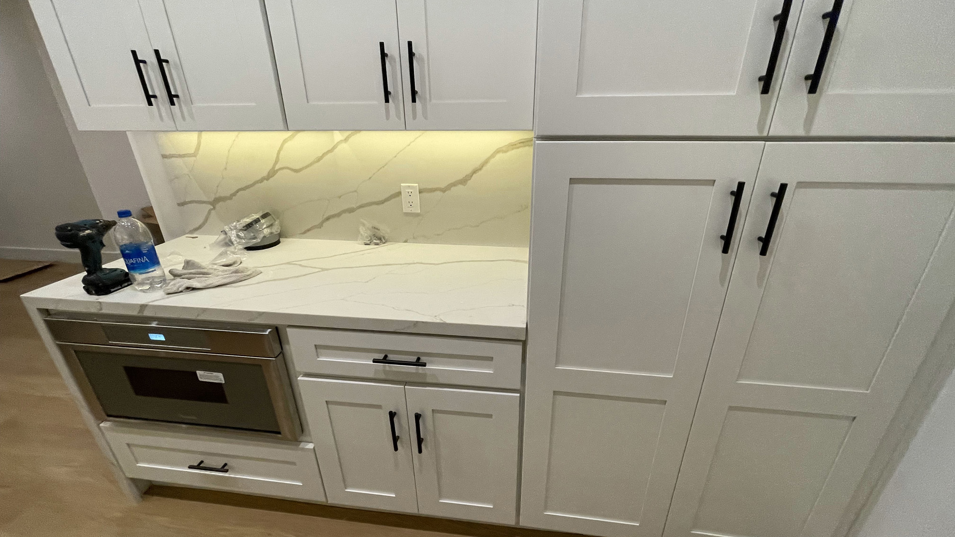 01_Glossy_White_Slab.jpg