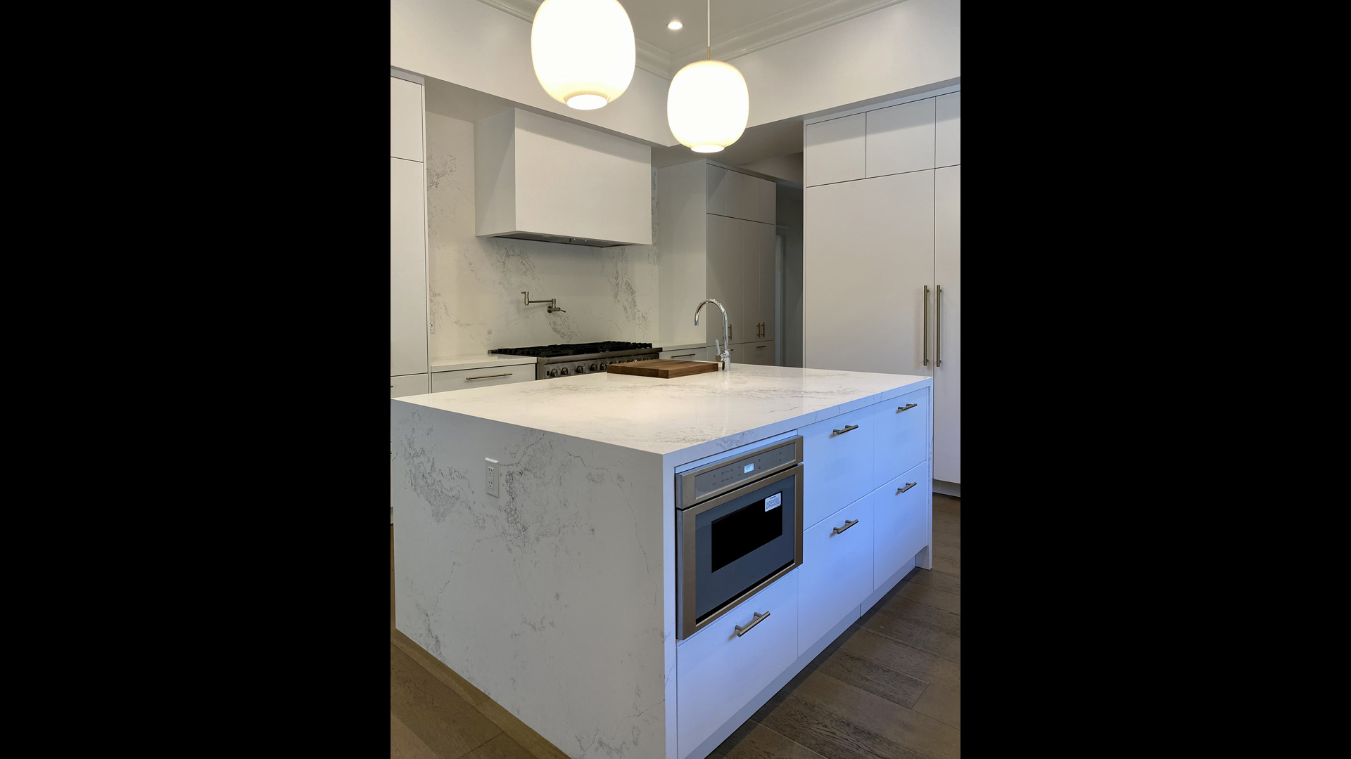 01_Glossy_White_Slab.jpg