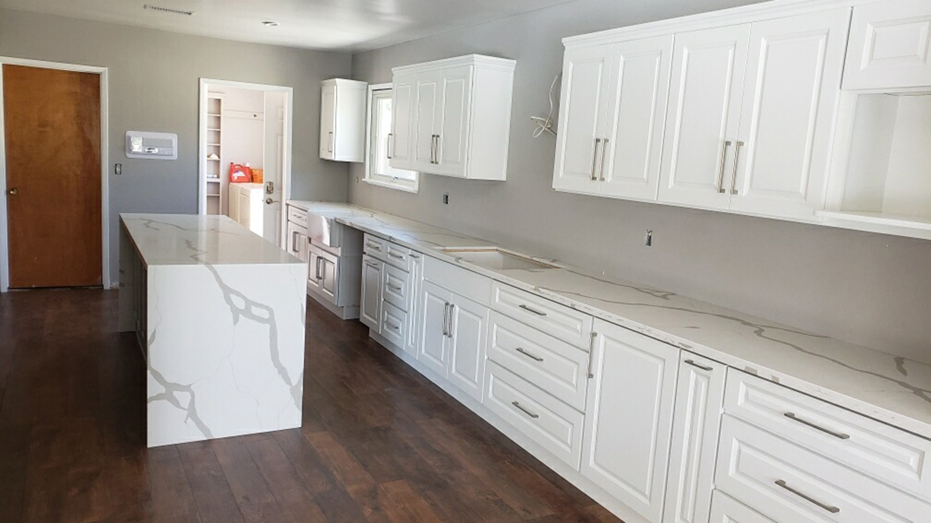 01_Glossy_White_Slab.jpg