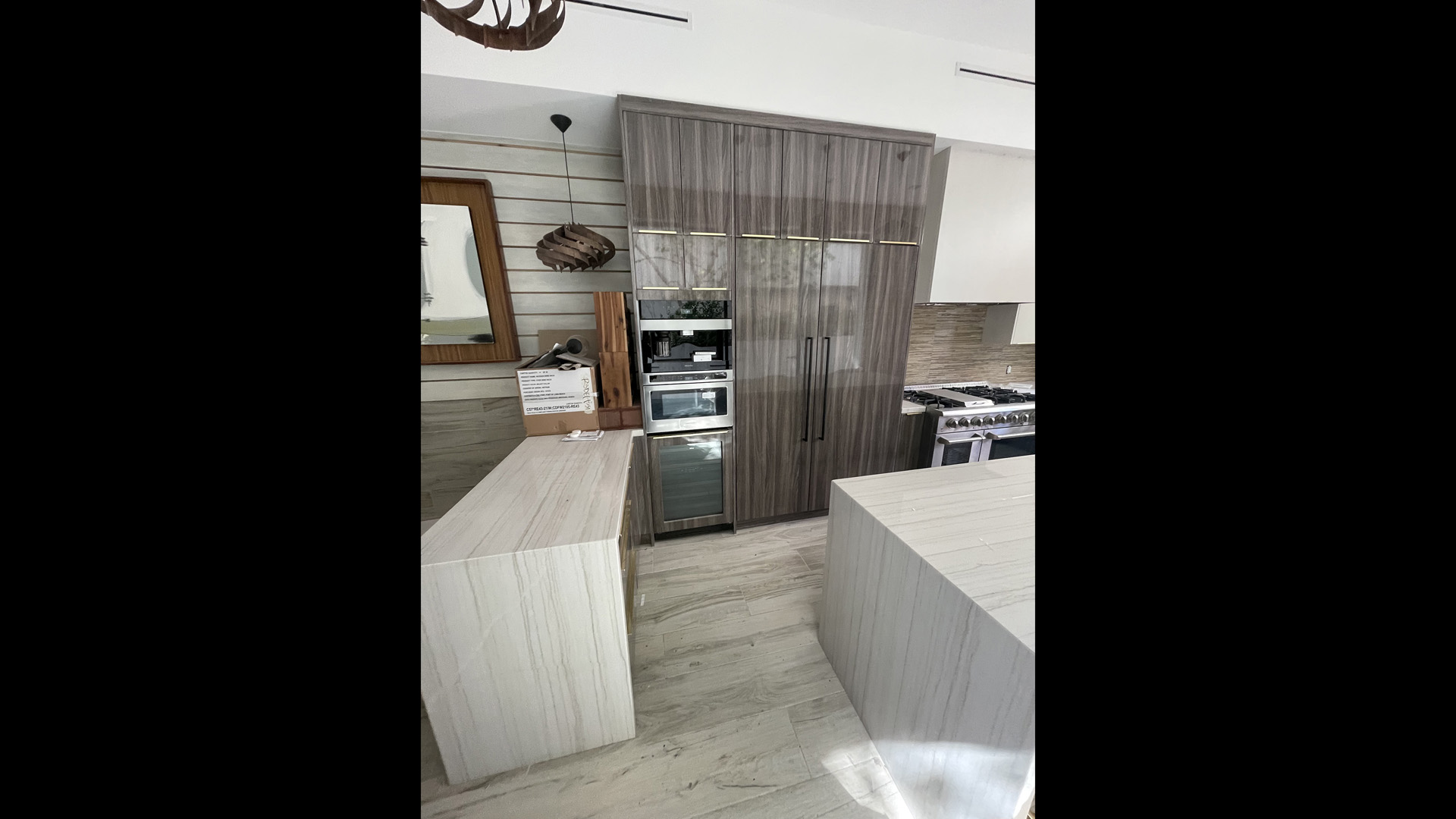 01_Glossy_White_Slab.jpg