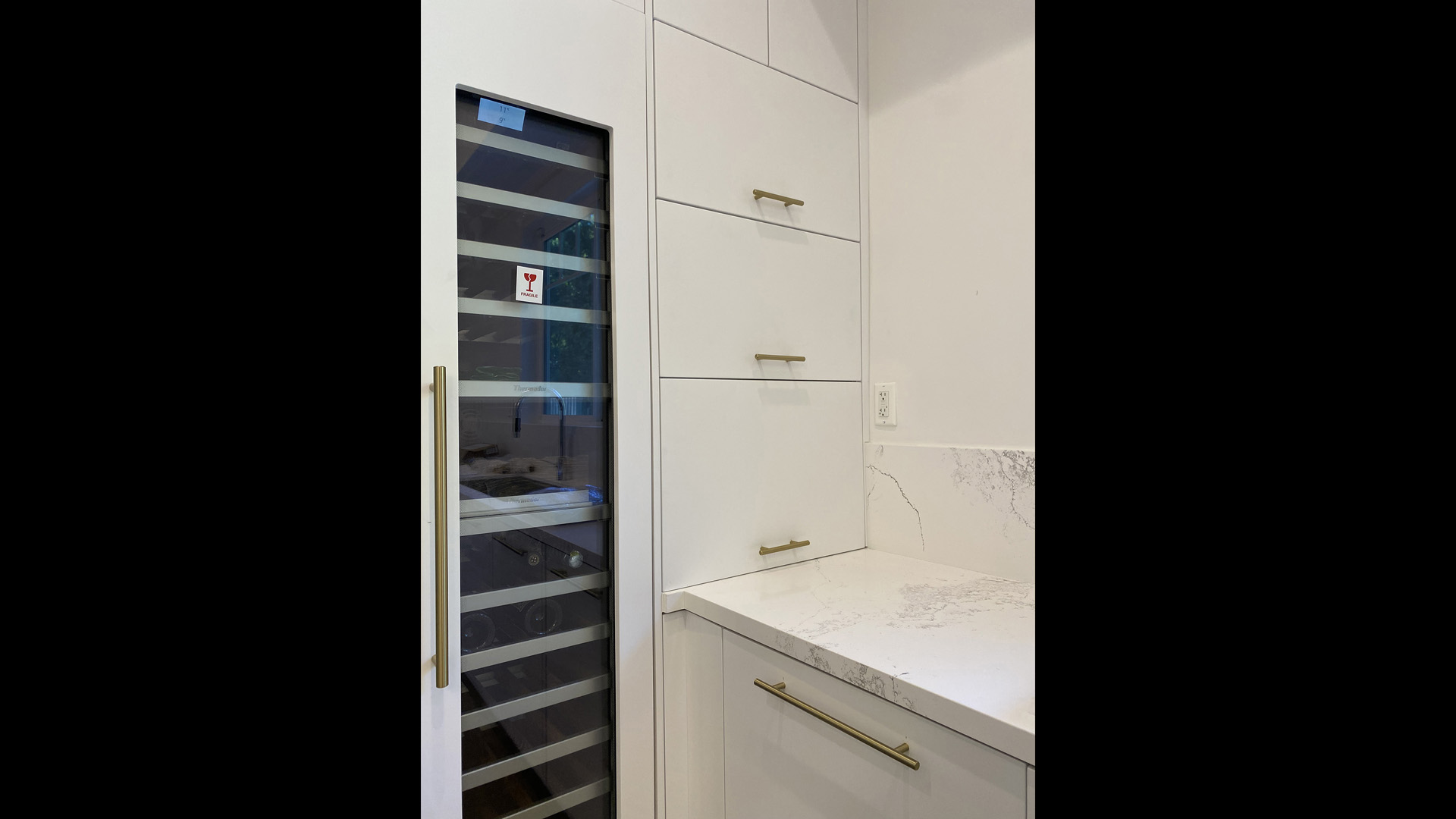 01_Glossy_White_Slab.jpg