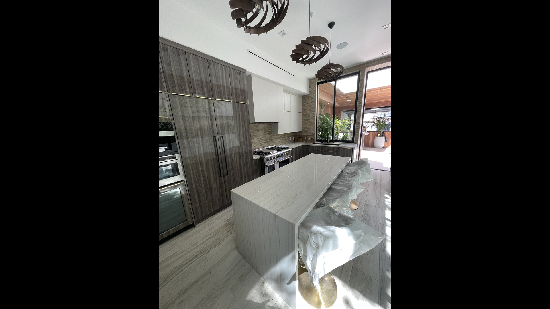 01_Glossy_White_Slab.jpg
