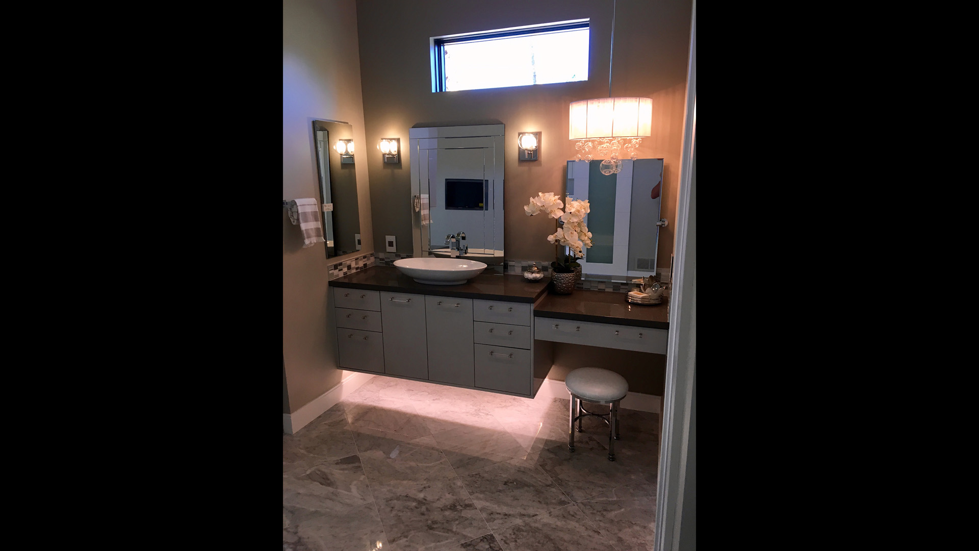 01_Glossy_White_Slab.jpg
