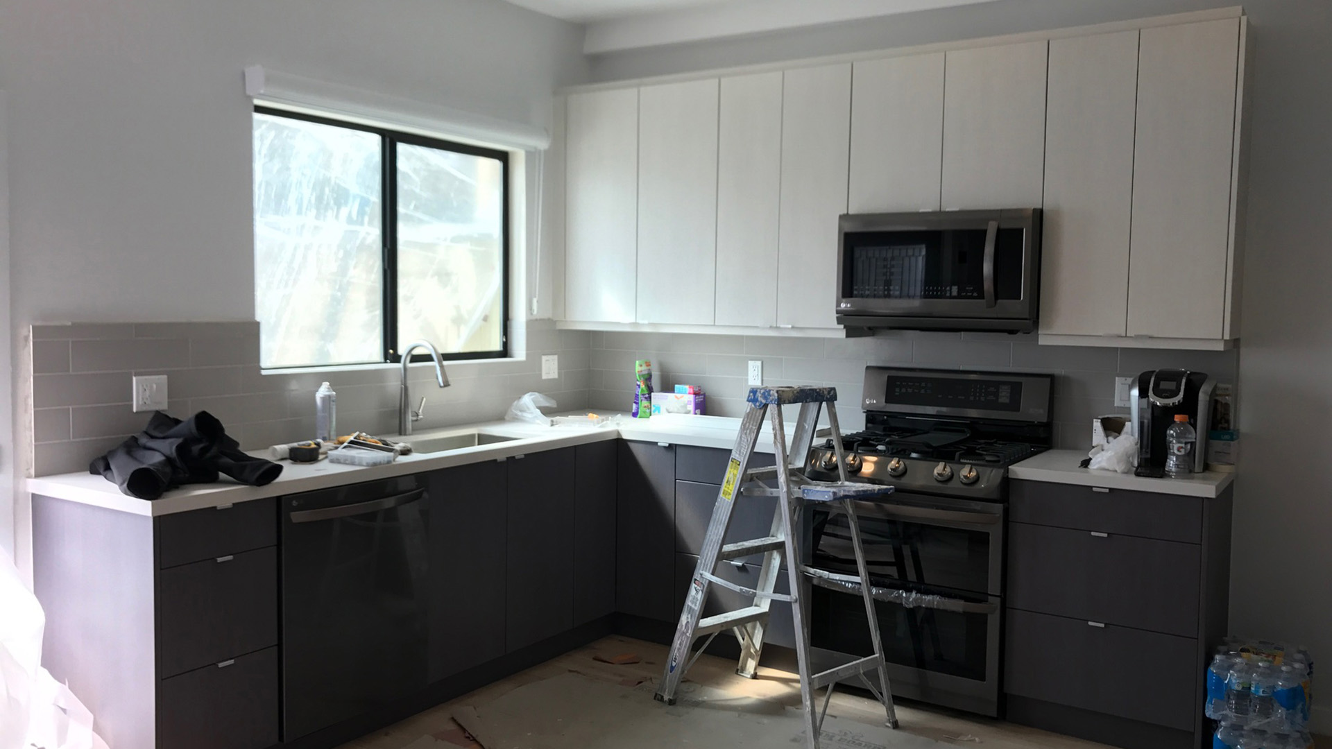 01_Glossy_White_Slab.jpg