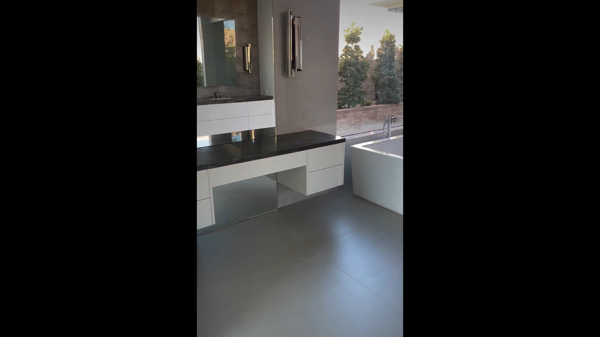 01_Glossy_White_Slab.jpg