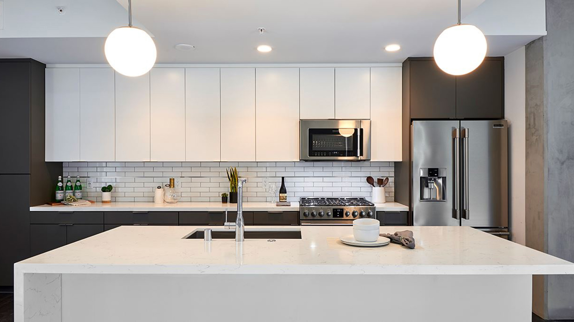 01_Glossy_White_Slab.jpg