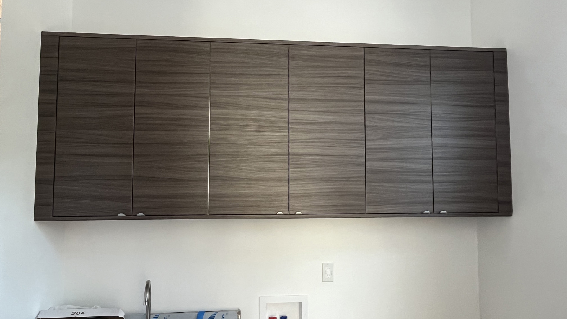 01_Glossy_White_Slab.jpg