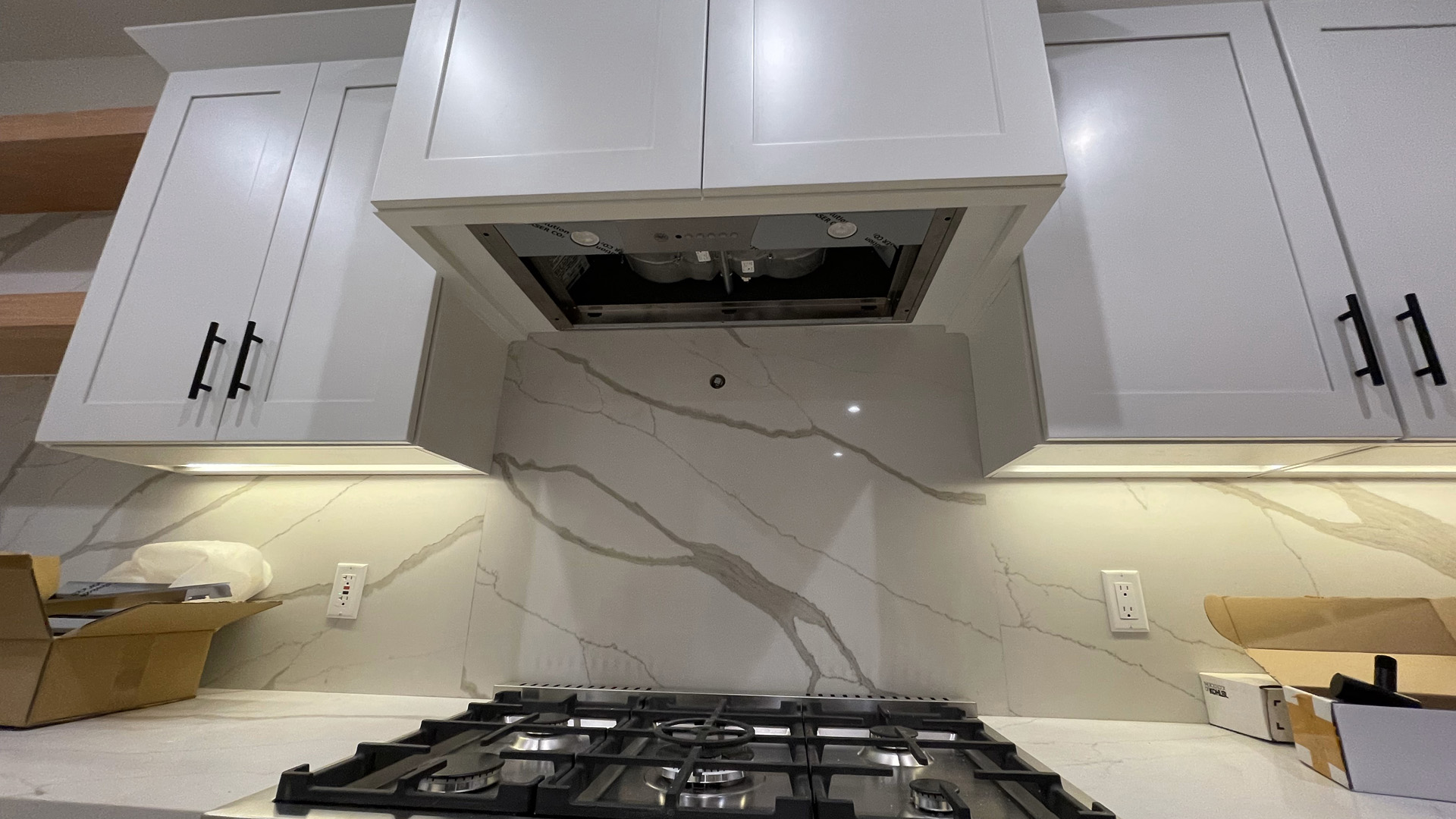01_Glossy_White_Slab.jpg