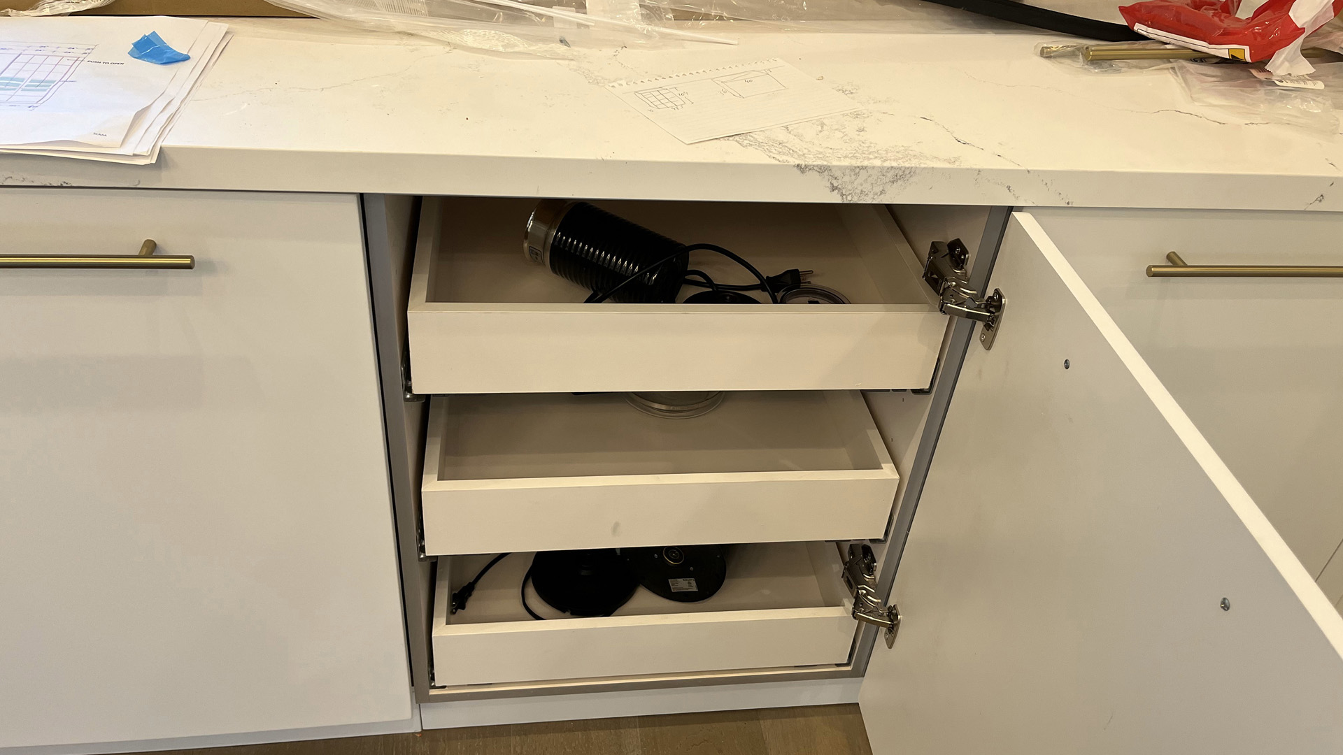01_Glossy_White_Slab.jpg
