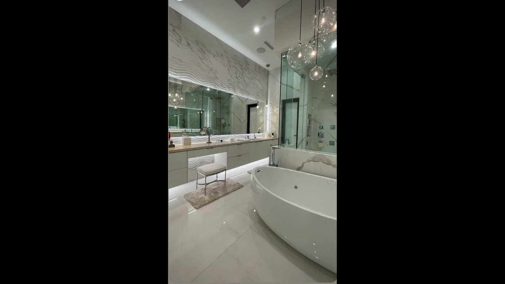 01_Glossy_White_Slab.jpg