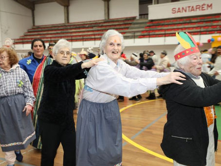 SENIORES GOZARAM O CARNAVAL EM SANTARÉM 