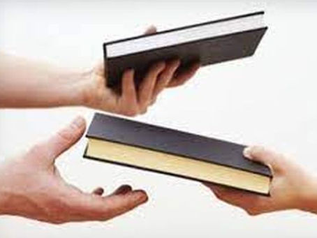 A ASSOCIAÇÃO JOVEM DE RIO MAIOR ATUAAÇÃO PROMOVE BANCA DE TROCA DE LIVROS 