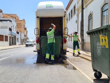 CÂMARA DE ALPIARÇA PROCEDE À LIMPEZA E HIGIENIZAÇÃO DE CONTENTORES DO LIXO