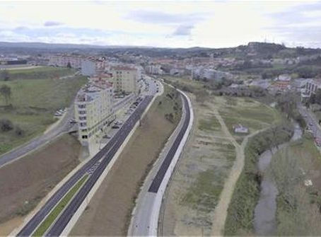ALCOBAÇA ENCERRA AVENIDA DURANTE 5 DIAS PARA OBRAS DE PAVIMENTAÇÃO 