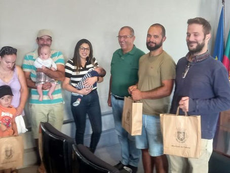 CADAVAL PROCEDE À 10.ª ENTREGA DE “KITS RECÉM-NASCIDO”