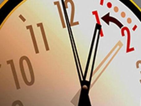 A HORA MUDA NA MADRUGADA DO PRÓXIMO DOMINGO 