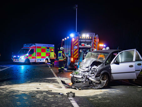 Auto fängt nach Unfall Feuer: Mehrere Verletzte auf der B77 bei Kropp
