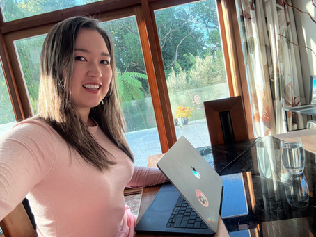 girl with laptop