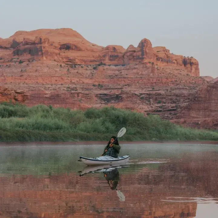 AquaBound Sting Ray Hybrid Posi-Lok 2-Piece Kayak Paddle