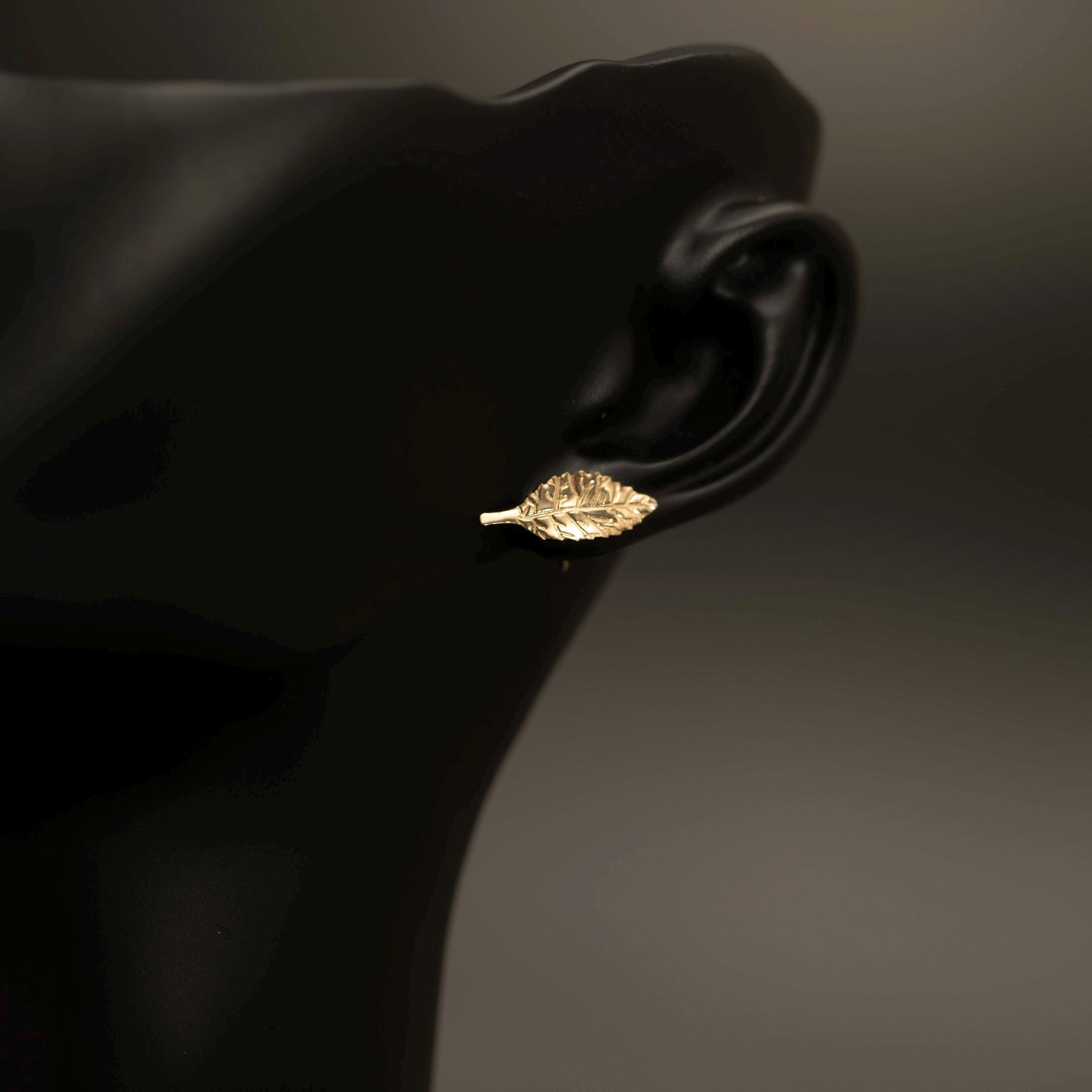 Vintage 14K Gold Leaf Stud Earrings · Botanical Nature Jewellery