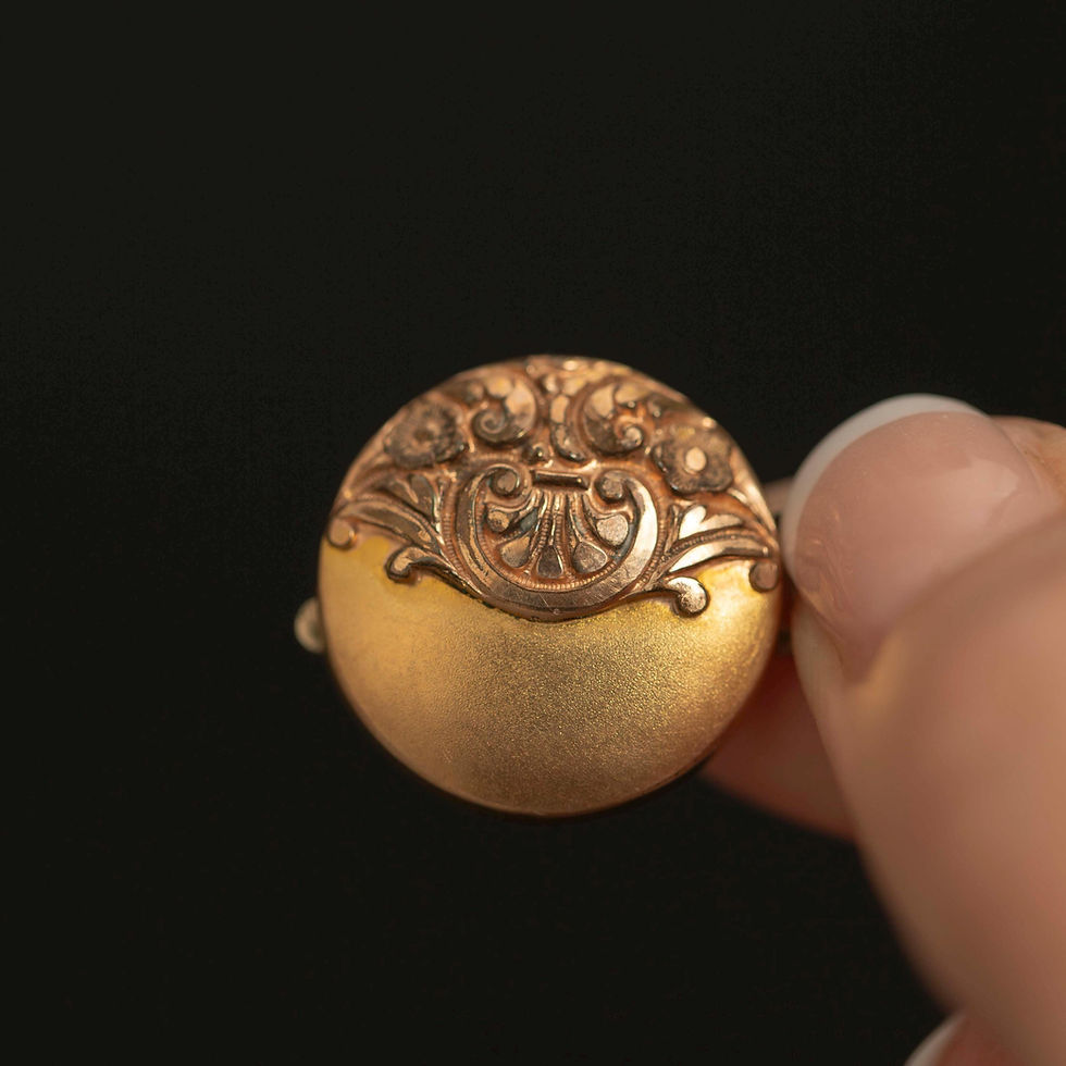 Victorian gold filled cufflink with engraved floral design