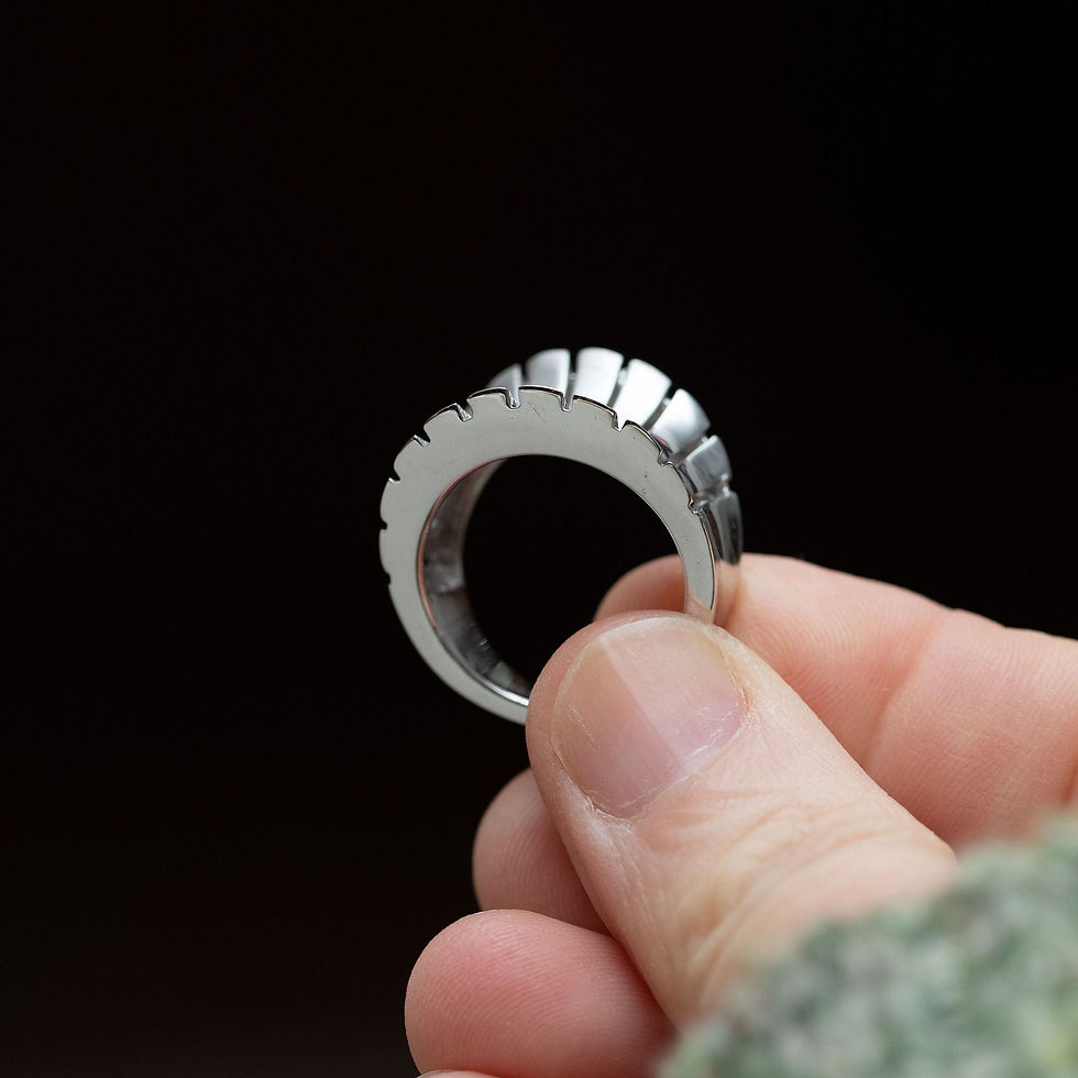 Thumbnail: Silver Saddle Concave Ring with Brushed Geometric Lines