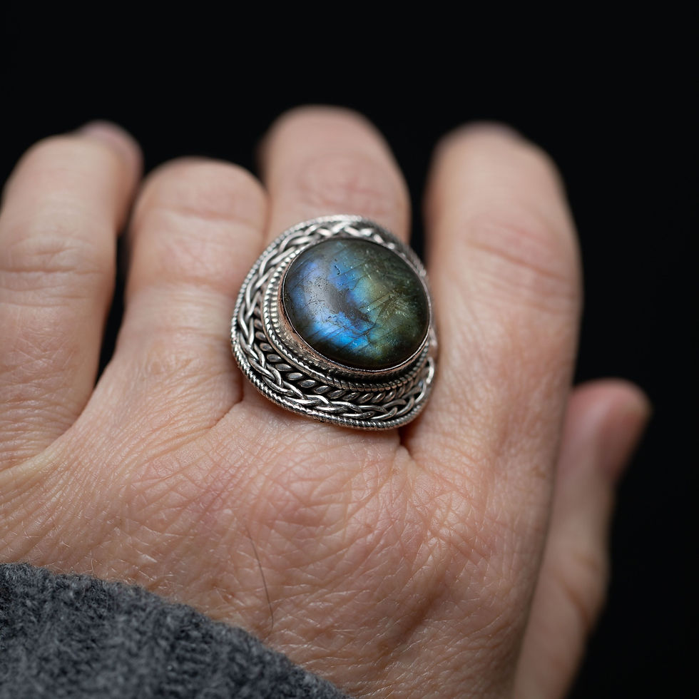 Thumbnail: Large Silver Round Labradorite Ring with Rope Balinese Design