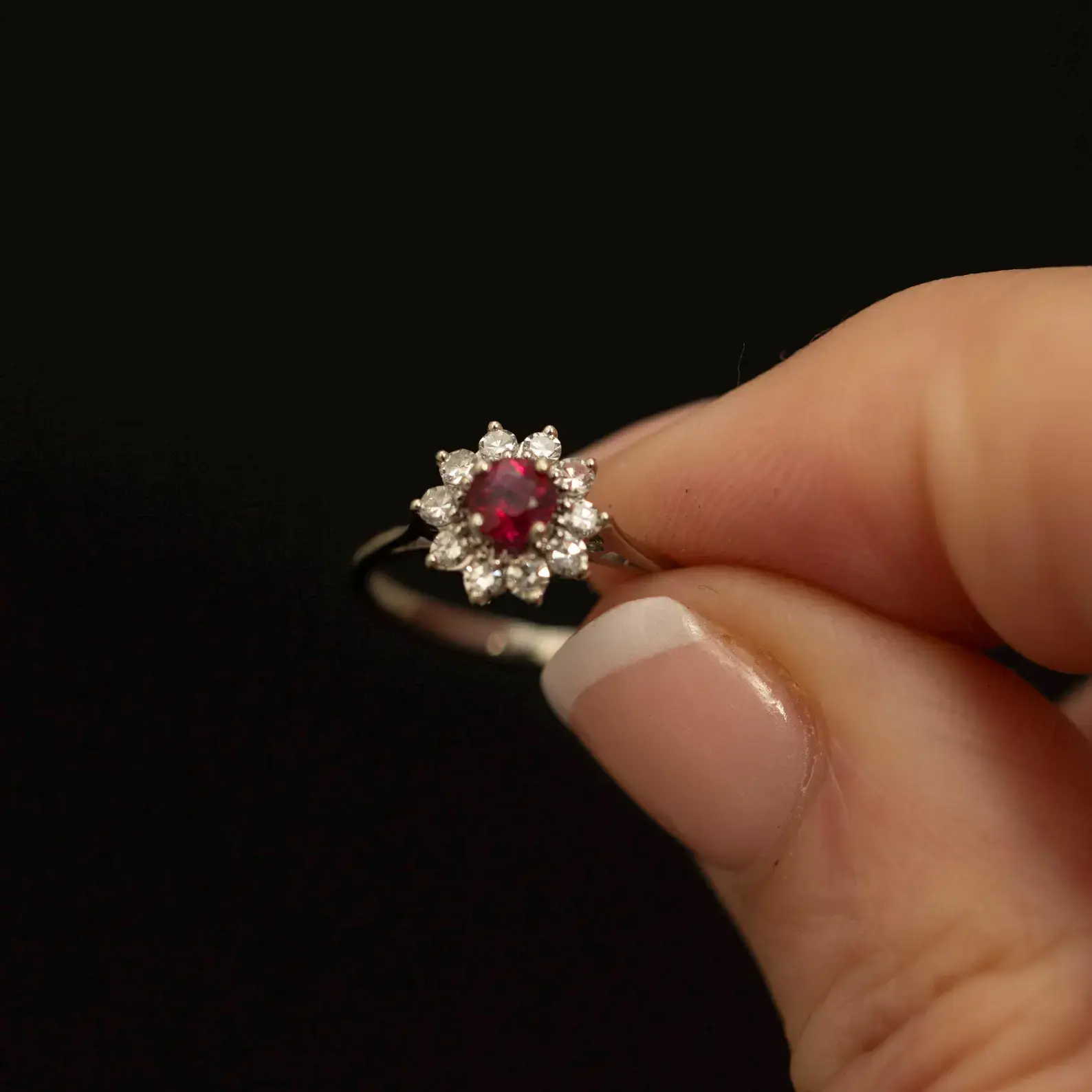 Vintage 18K White Gold Ruby Diamond Flower Cluster Ring · Natural Stones