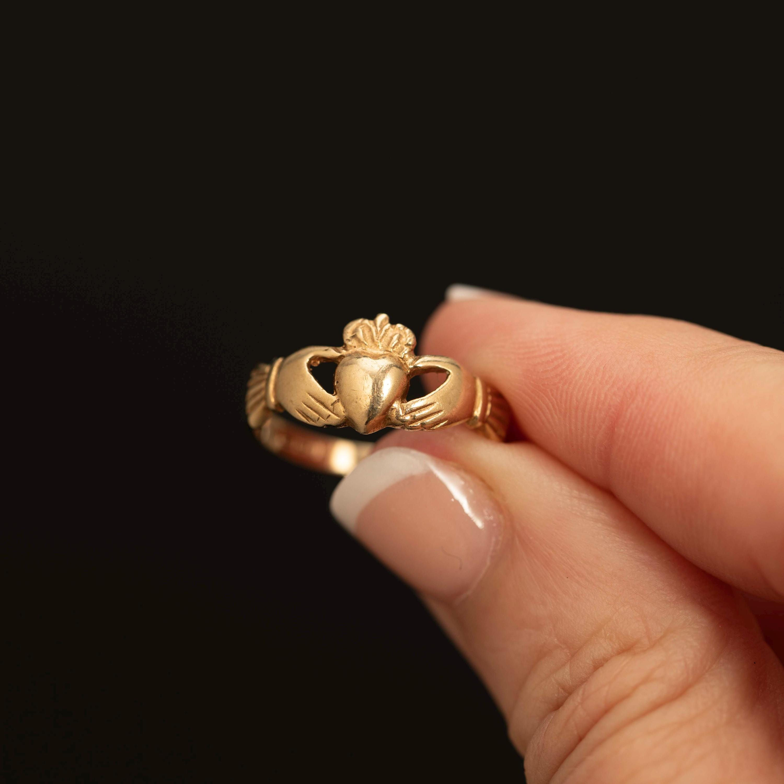 Vintage 9ct Gold Claddagh Ring · Irish Love Loyalty Friendship · Size 7.25
