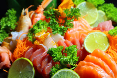 Sashimi misto di salmone, tonno, branzino e gambero